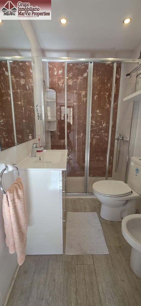 2 bedroom Flat for sale in Benidorm with pool - € 235,000 (Ref: 9630022)