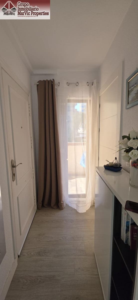 2 bedroom Flat for sale in Benidorm with pool - € 235,000 (Ref: 9630022)