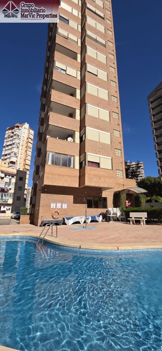 2 bedroom Flat for sale in Benidorm with pool - € 235,000 (Ref: 9630022)