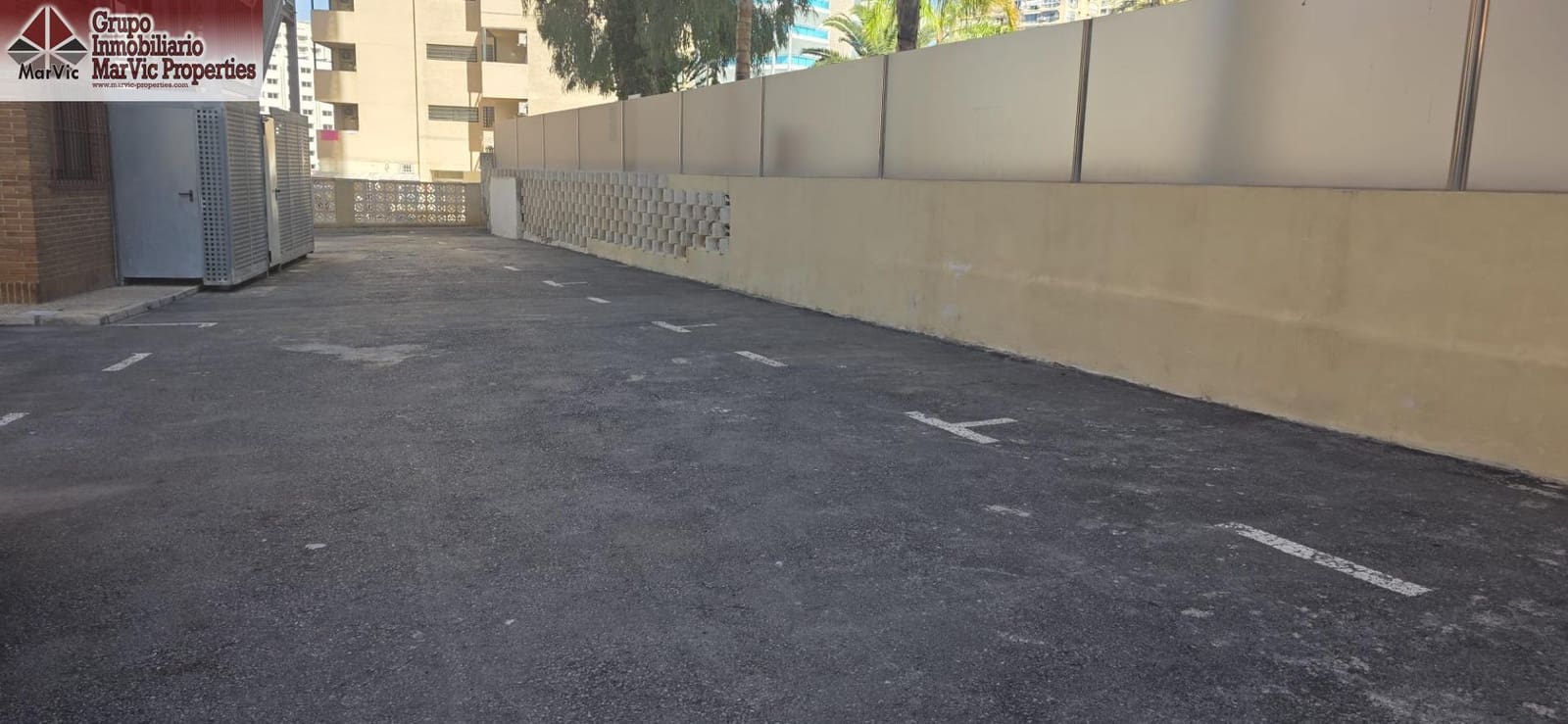 2 bedroom Flat for sale in Benidorm with pool - € 235,000 (Ref: 9630022)