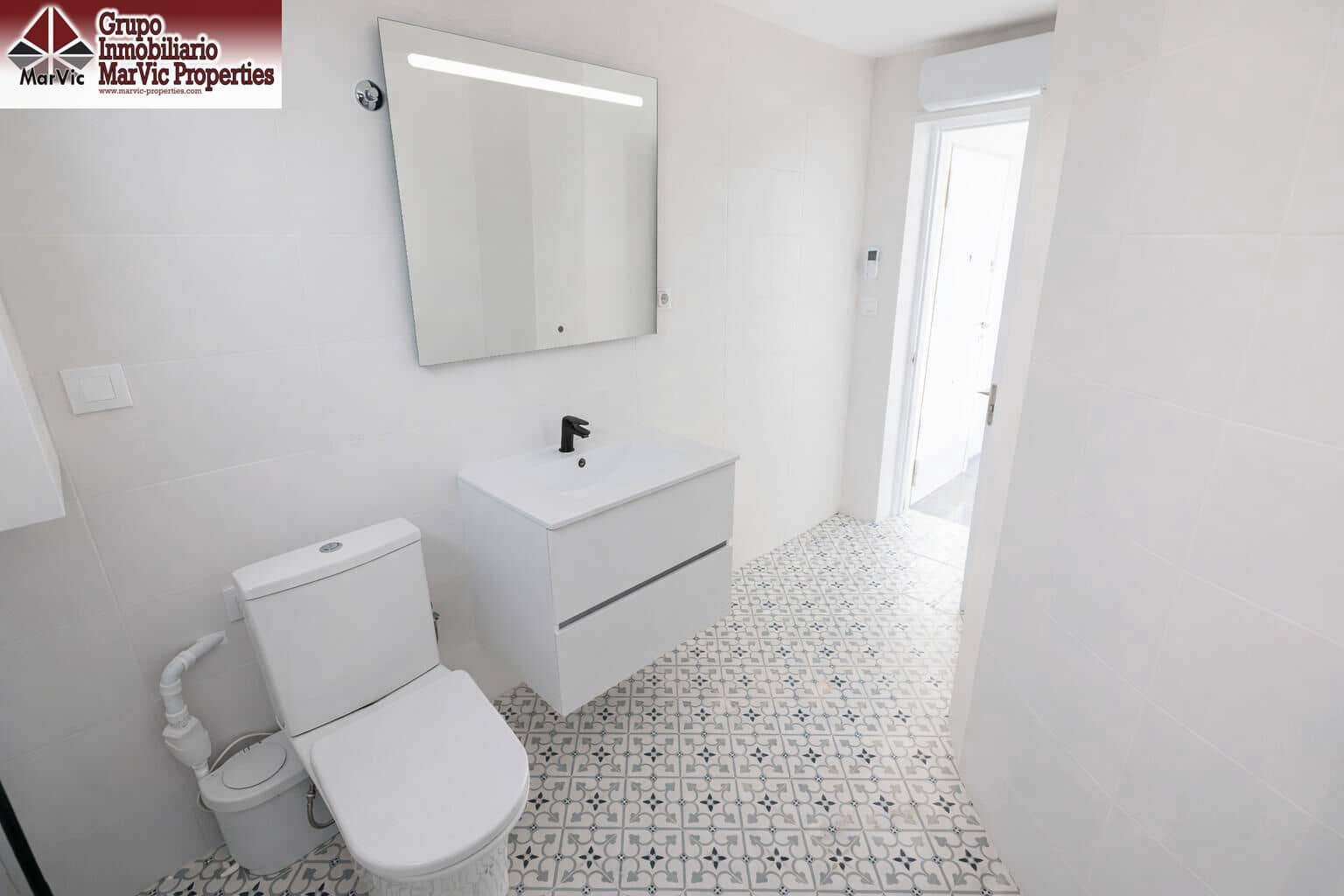 2 Zimmer Penthouse zu verkaufen in Benidorm mit Pool - 890.000 € (Ref: 9634332)