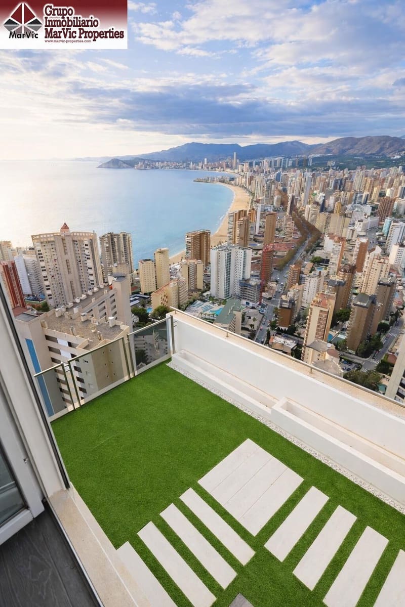 2 Zimmer Penthouse zu verkaufen in Benidorm mit Pool - 890.000 € (Ref: 9634332)