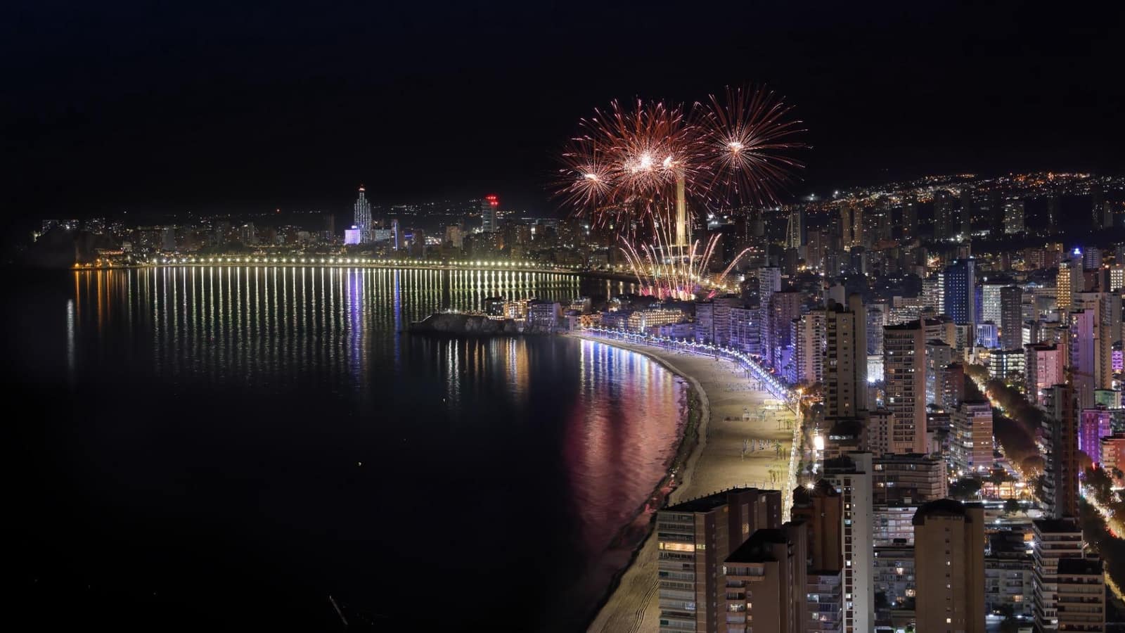 2 Zimmer Penthouse zu verkaufen in Benidorm mit Pool - 890.000 € (Ref: 9634332)