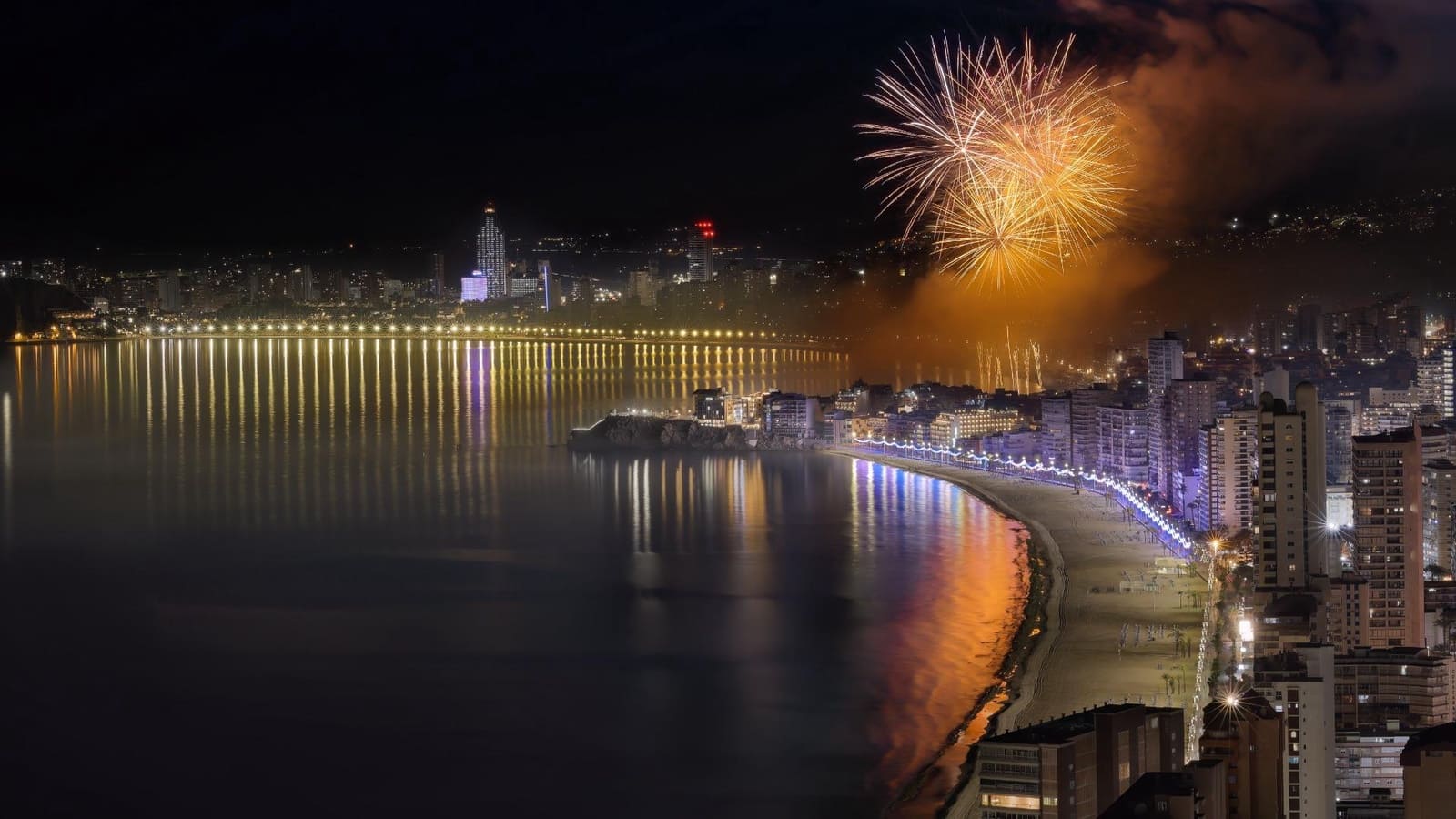 2 Zimmer Penthouse zu verkaufen in Benidorm mit Pool - 890.000 € (Ref: 9634332)