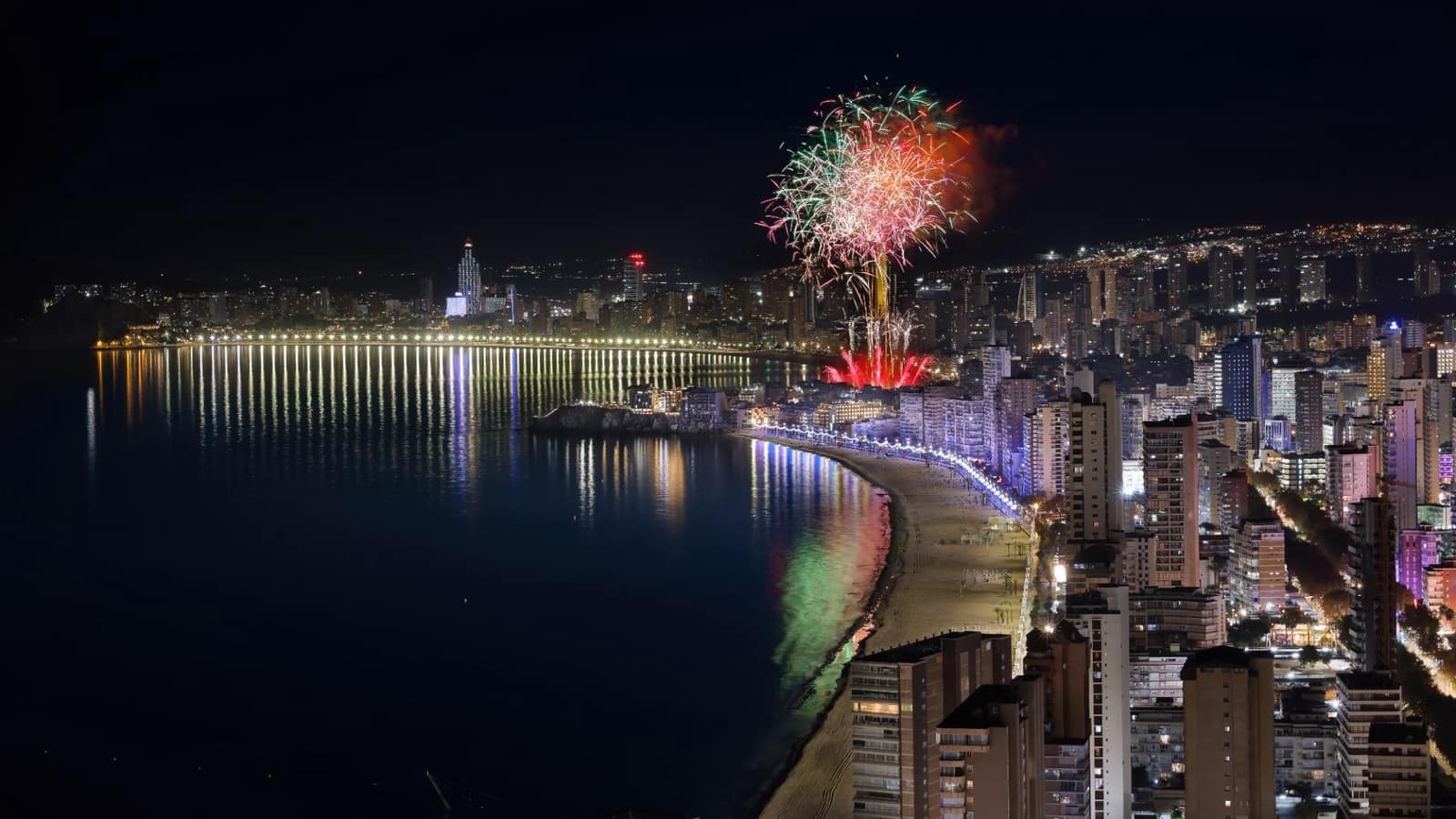 2 Zimmer Penthouse zu verkaufen in Benidorm mit Pool - 890.000 € (Ref: 9634332)