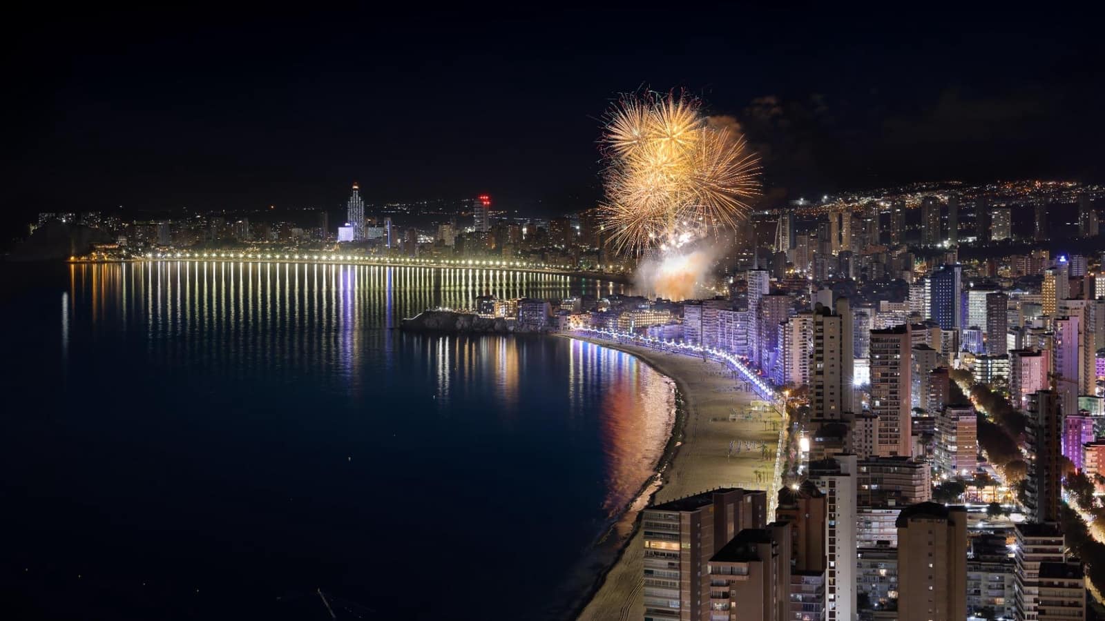 2 Zimmer Penthouse zu verkaufen in Benidorm mit Pool - 890.000 € (Ref: 9634332)