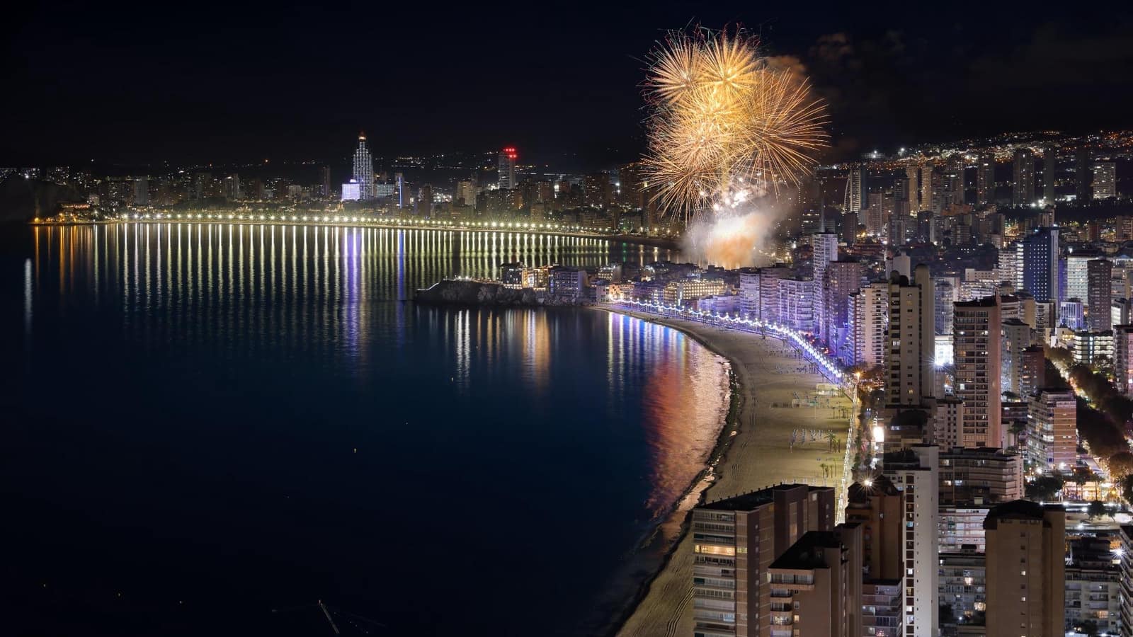 2 Zimmer Penthouse zu verkaufen in Benidorm mit Pool - 890.000 € (Ref: 9634332)