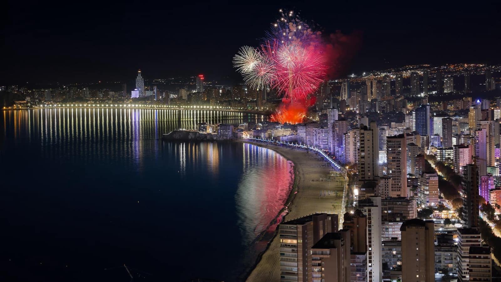 2 Zimmer Penthouse zu verkaufen in Benidorm mit Pool - 890.000 € (Ref: 9634332)