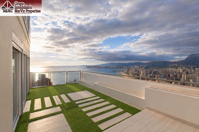 2 Zimmer Penthouse zu verkaufen in Benidorm mit Pool - 890.000 € (Ref: 9634332)
