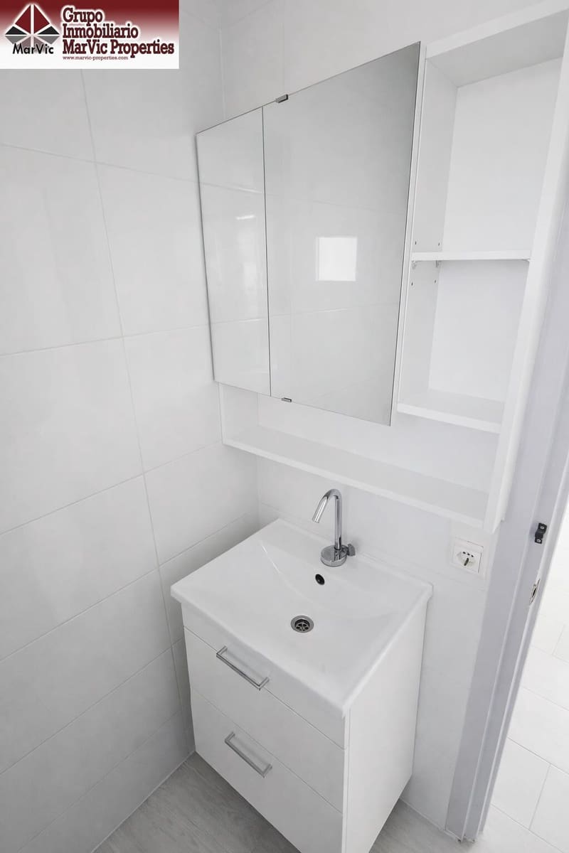 Estúdio para venda em Benidorm com piscina - 130 000 € (Ref: 9639505)