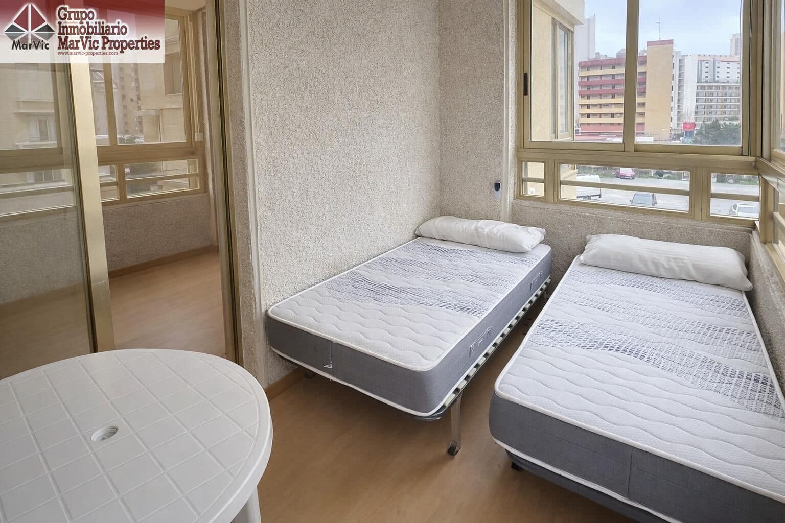 2 soveværelse Lejlighed til salg i Benidorm med swimmingpool - € 169.900 (Ref: 9652051)