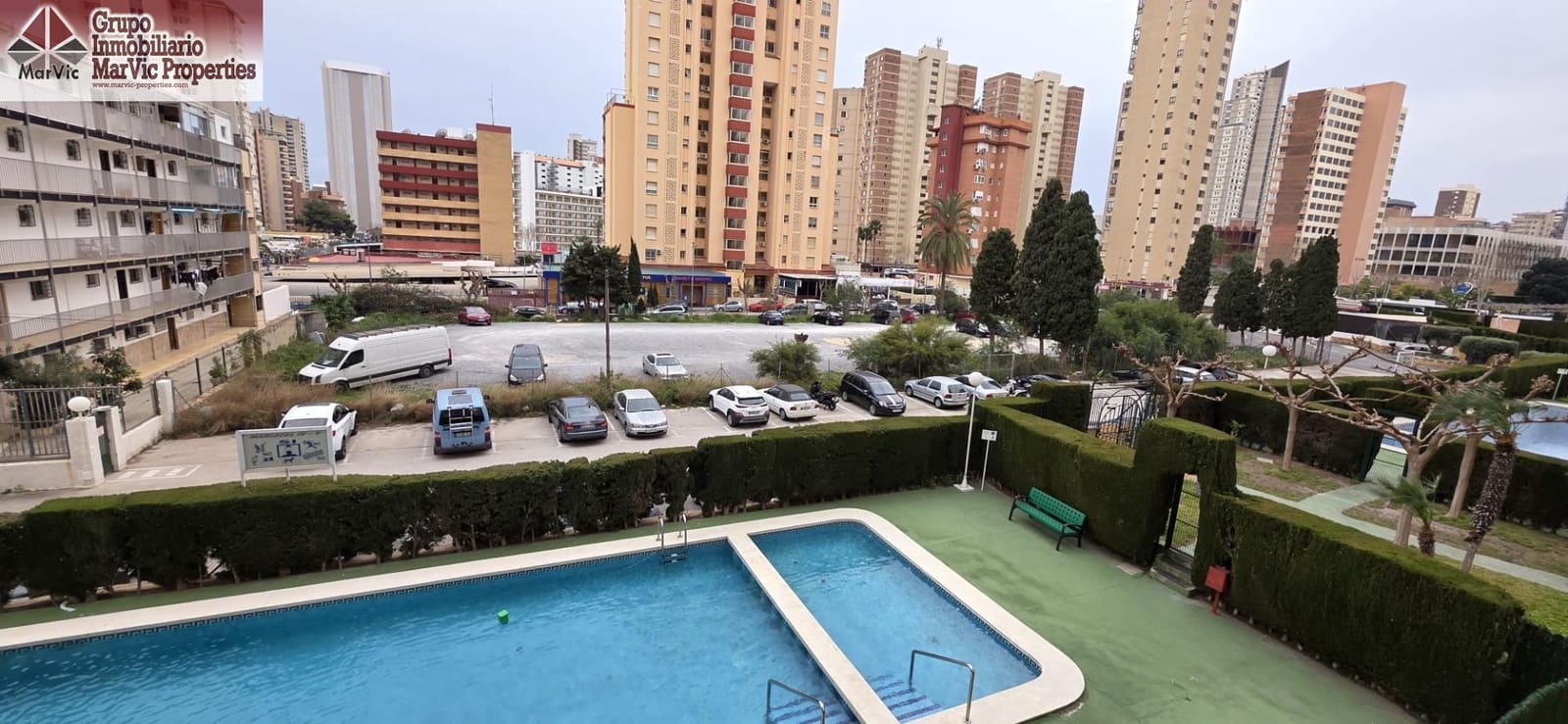 2 soveværelse Lejlighed til salg i Benidorm med swimmingpool - € 169.900 (Ref: 9652051)