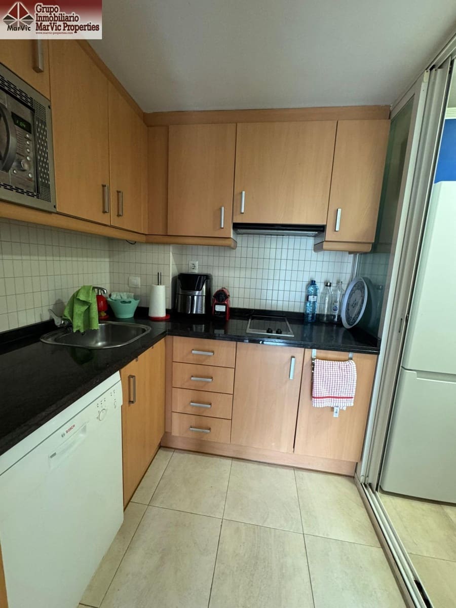 1 Zimmer Apartment zu vermieten in Benidorm mit Pool - 850 € (Ref: 9686484)