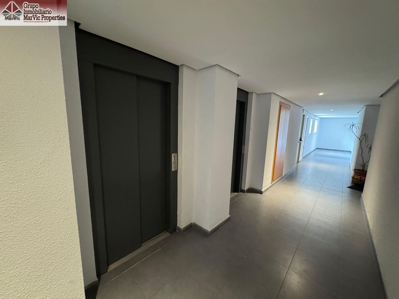 1 Zimmer Apartment zu vermieten in Benidorm mit Pool - 850 € (Ref: 9686484)