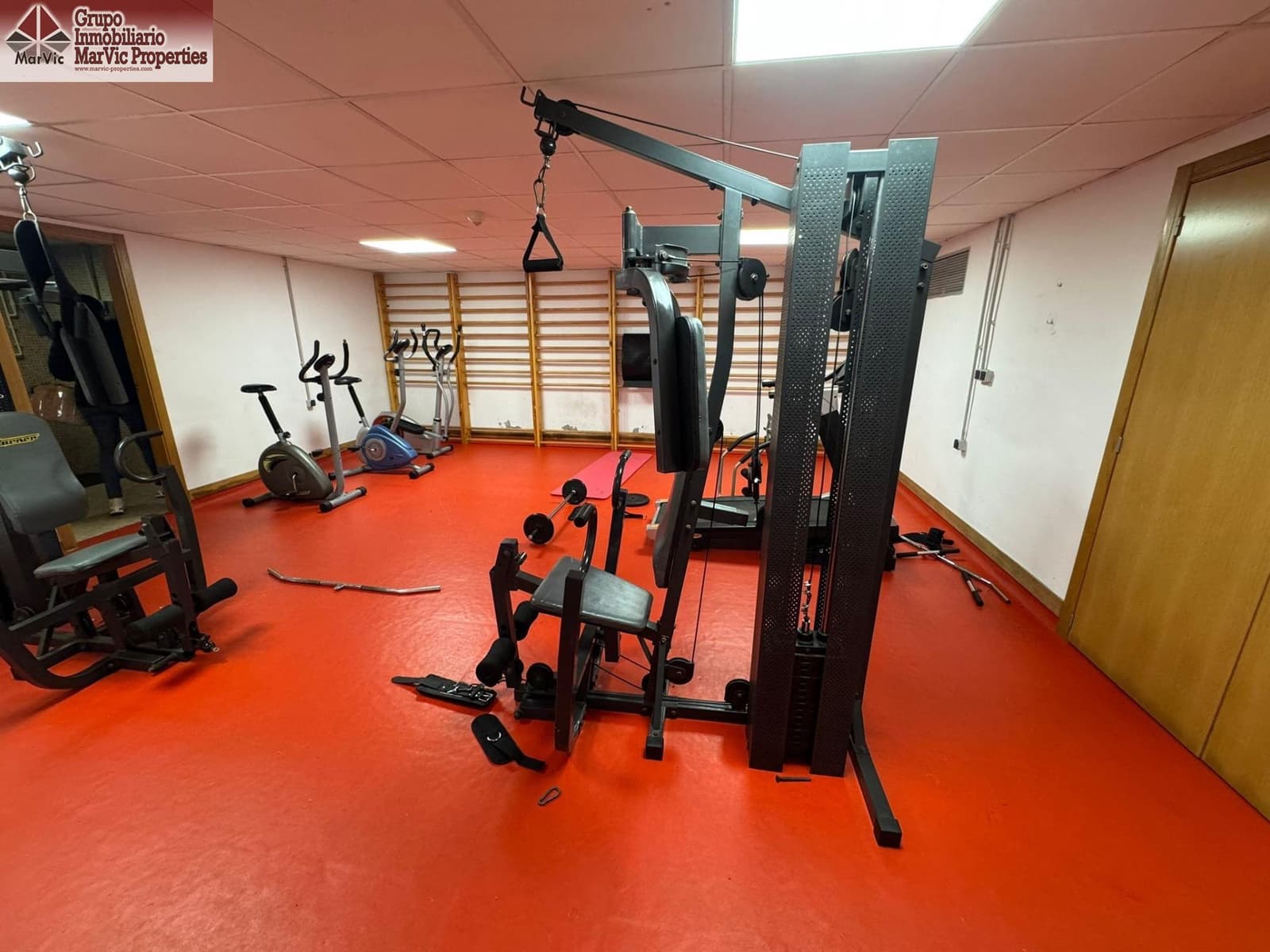 1 Zimmer Apartment zu vermieten in Benidorm mit Pool - 850 € (Ref: 9686484)