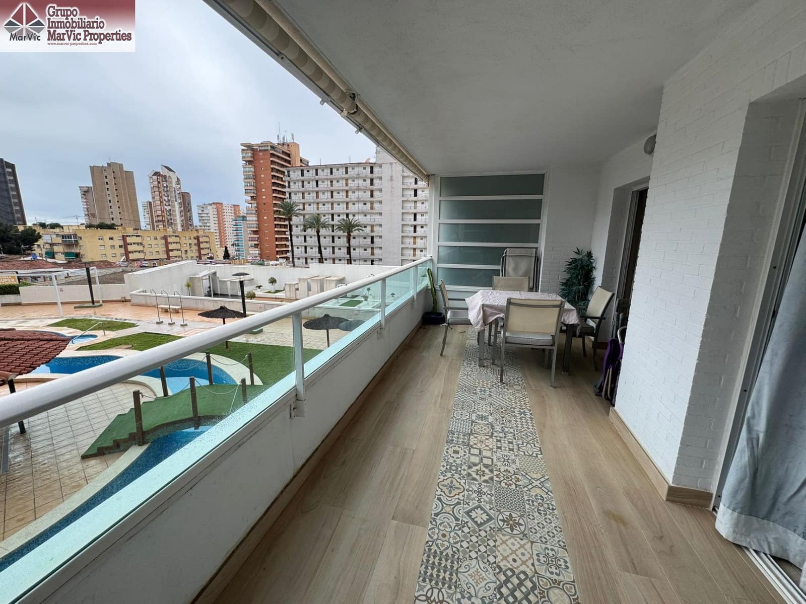 1 Zimmer Apartment zu vermieten in Benidorm mit Pool - 850 € (Ref: 9686484)