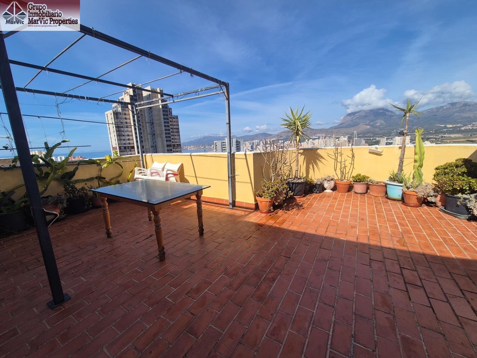 3 soveværelse Lejlighed til salg i Benidorm med swimmingpool garage - € 240.000 (Ref: 9690654)