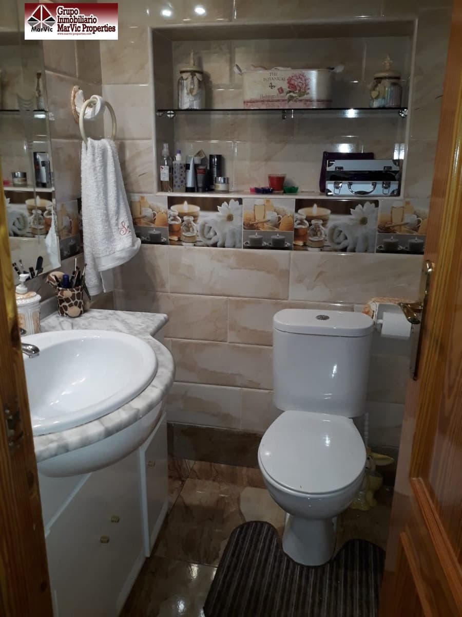 6 bedroom Villa for sale in La Nucia with pool garage - € 336,000 (Ref: 9711999)