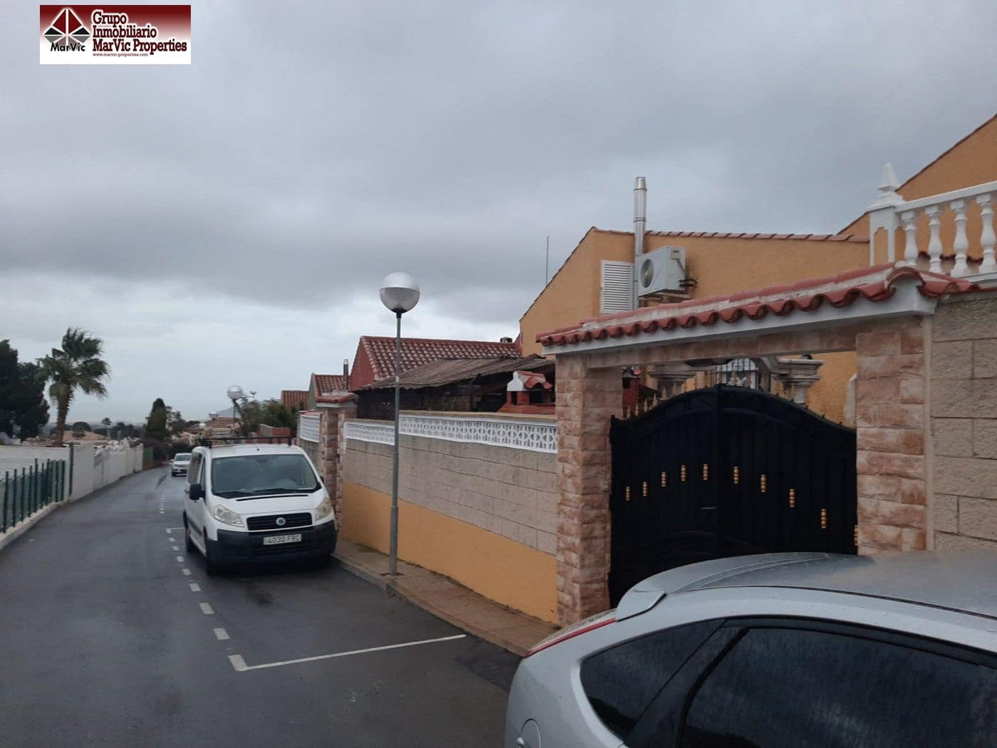 6 bedroom Villa for sale in La Nucia with pool garage - € 336,000 (Ref: 9711999)