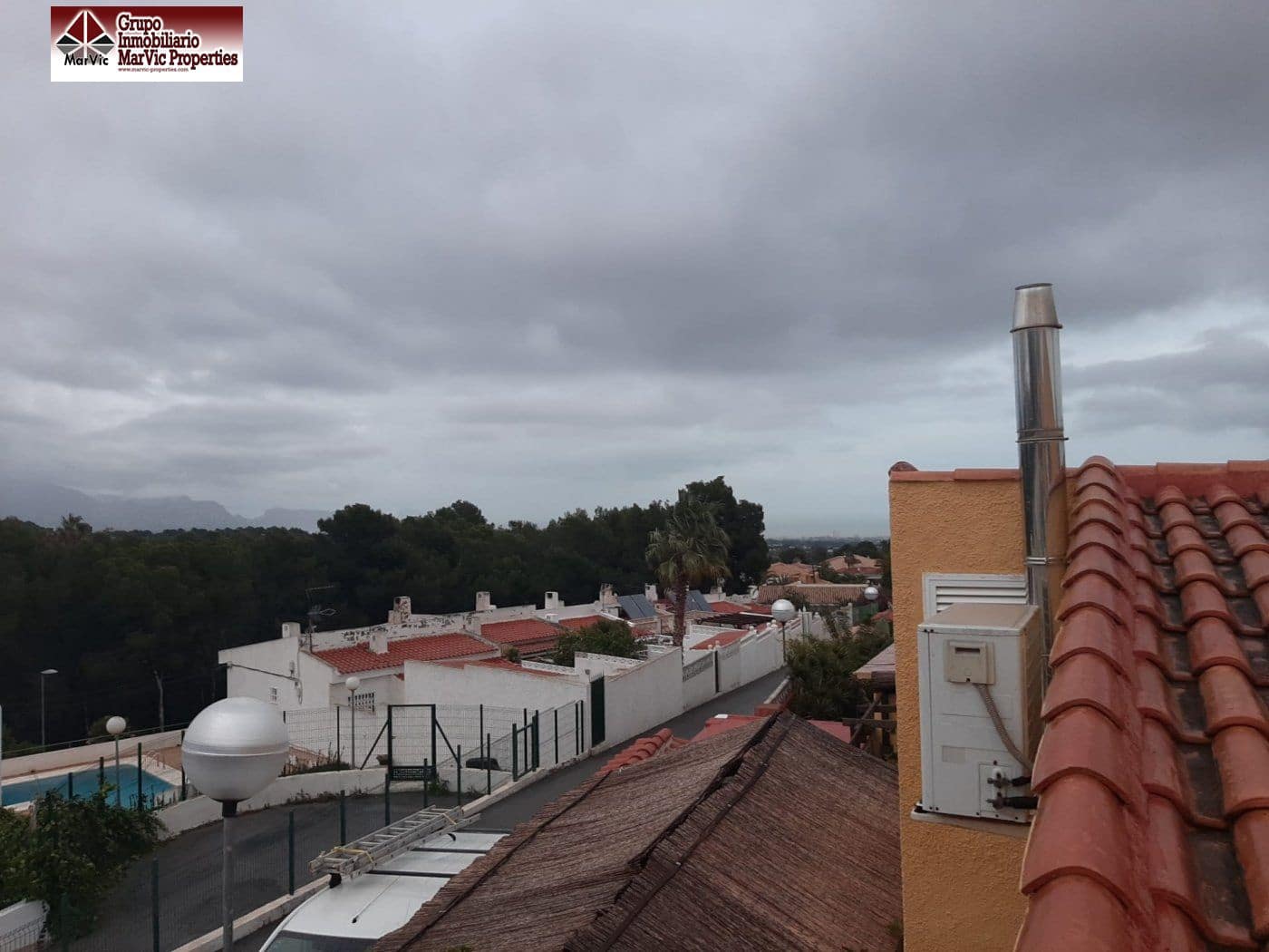 6 bedroom Villa for sale in La Nucia with pool garage - € 336,000 (Ref: 9711999)