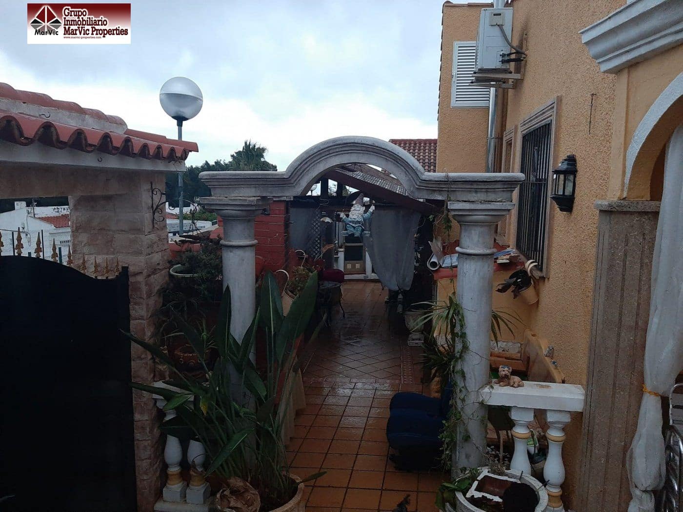 6 bedroom Villa for sale in La Nucia with pool garage - € 336,000 (Ref: 9711999)