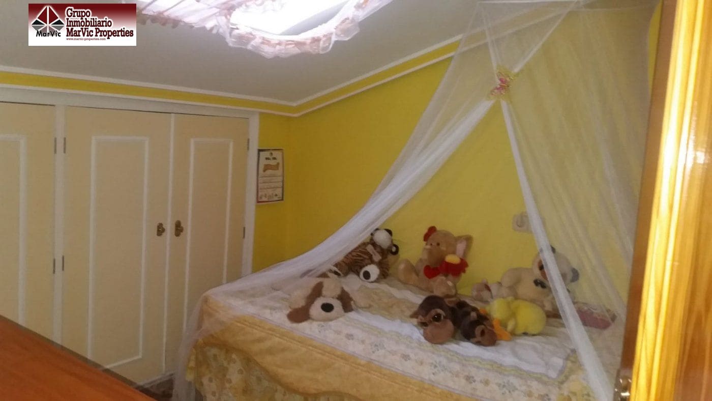 6 bedroom Villa for sale in La Nucia with pool garage - € 336,000 (Ref: 9711999)