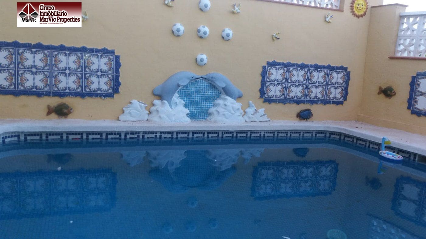 6 bedroom Villa for sale in La Nucia with pool garage - € 336,000 (Ref: 9711999)