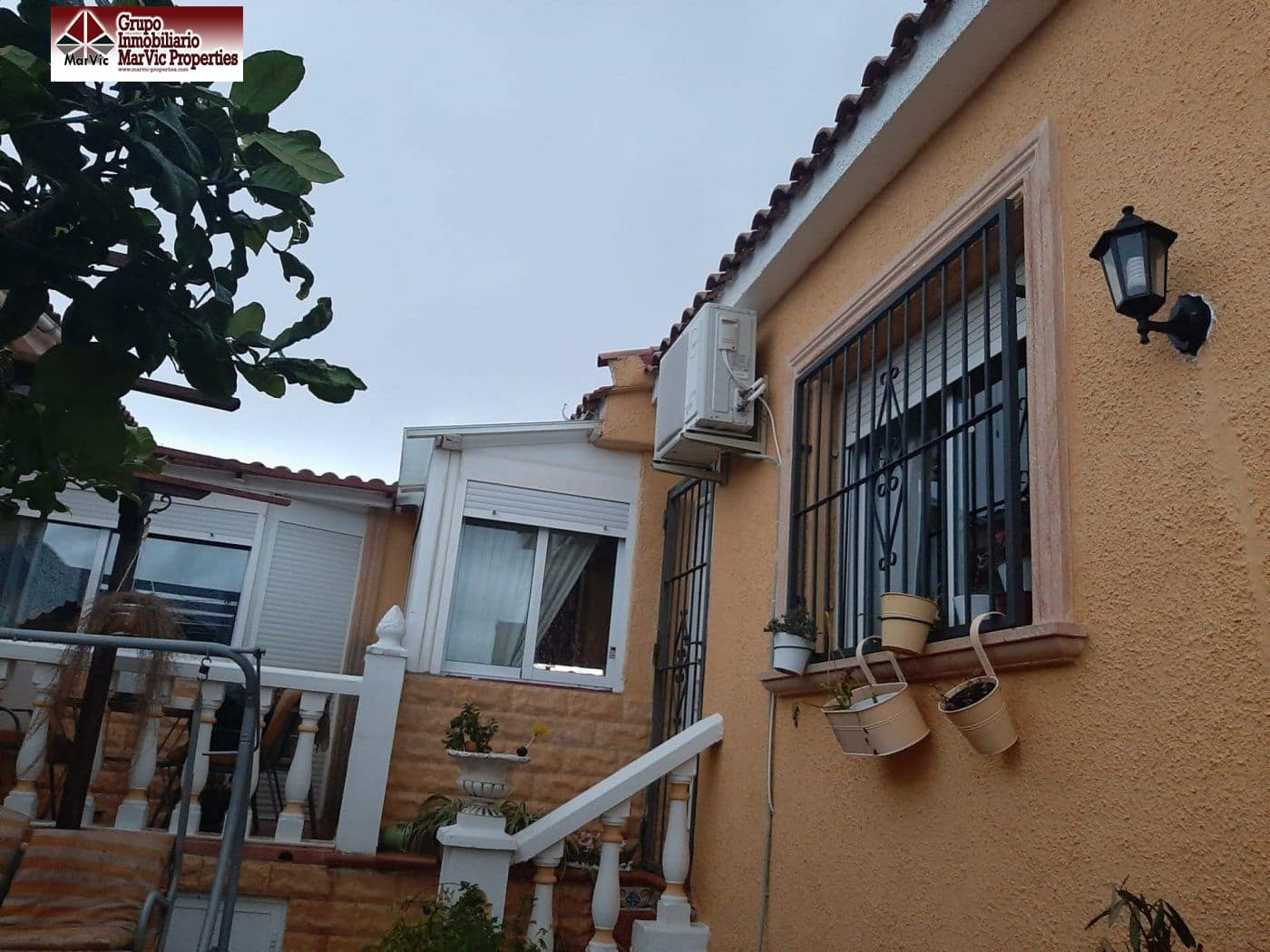 6 bedroom Villa for sale in La Nucia with pool garage - € 336,000 (Ref: 9711999)