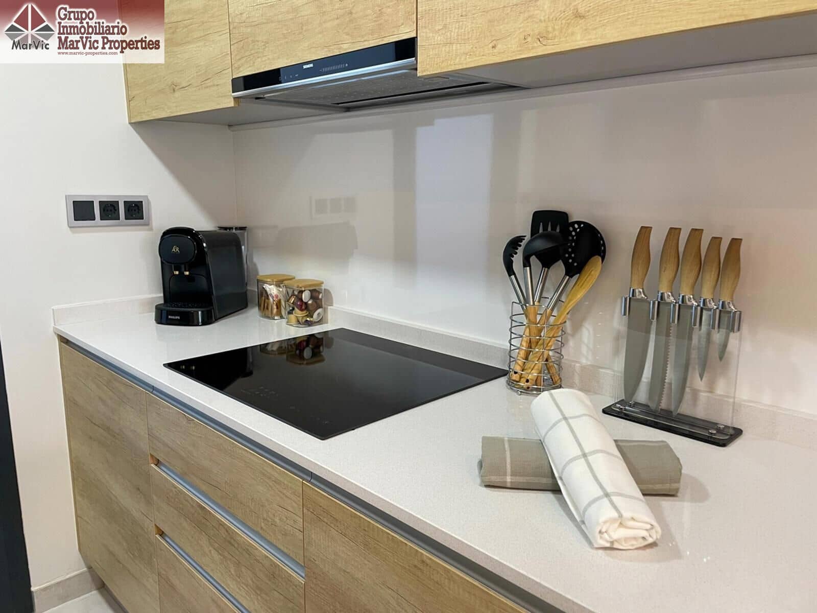 2 sovrum Lägenhet till salu i Benidorm med pool - 599 000 € (Ref: 9714964)