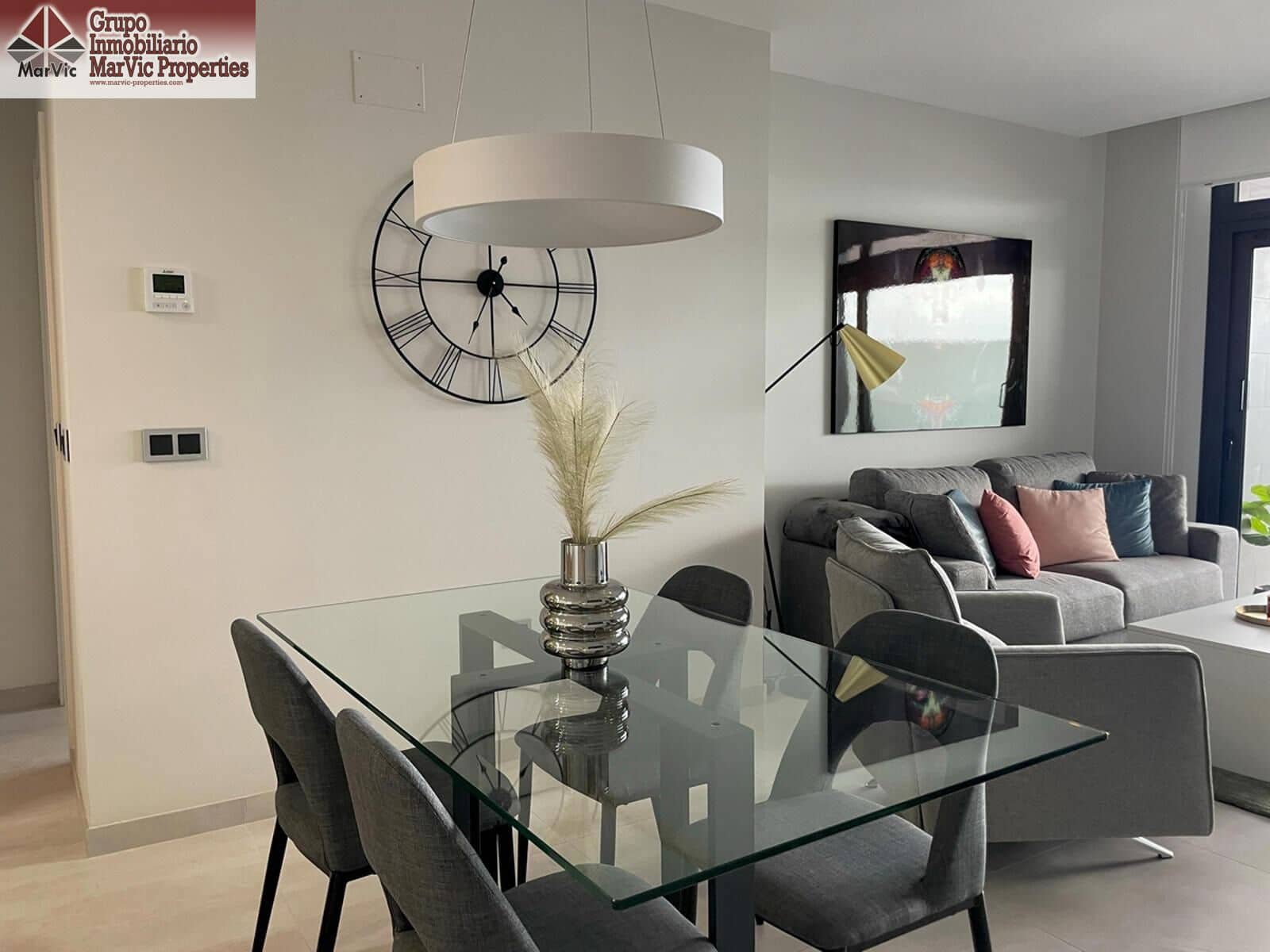 2 sovrum Lägenhet till salu i Benidorm med pool - 599 000 € (Ref: 9714964)