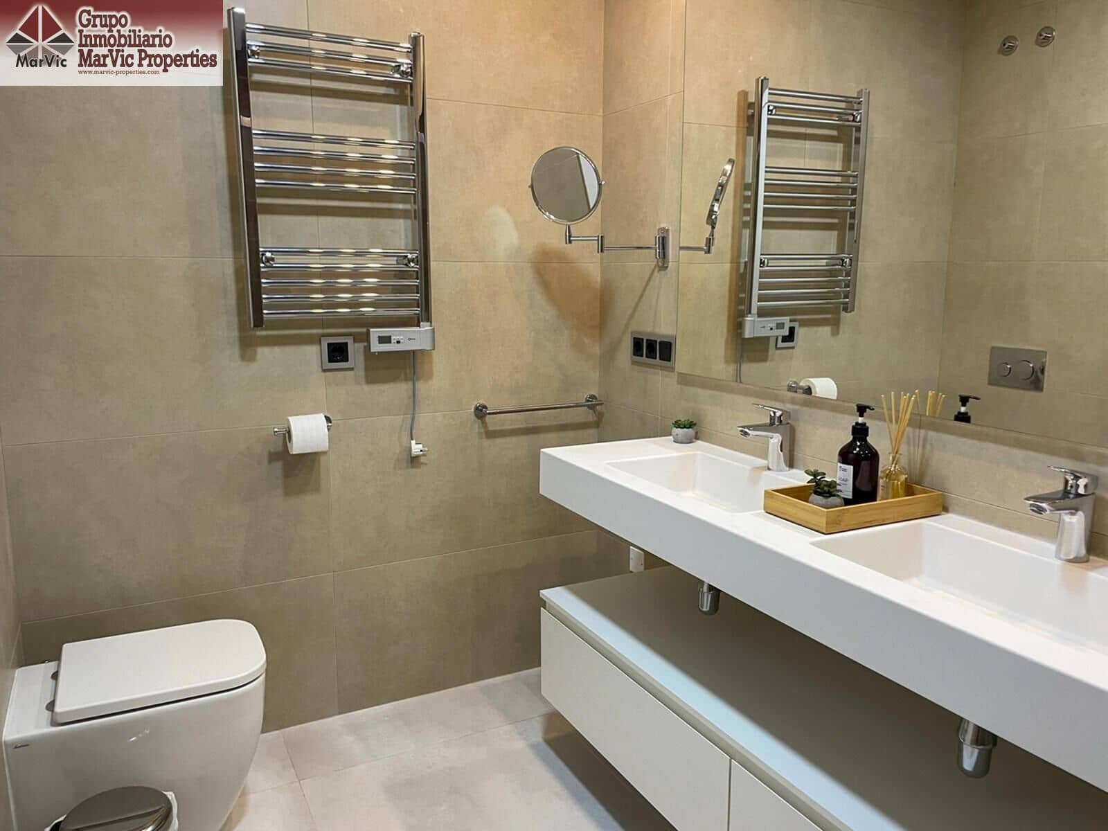 2 sovrum Lägenhet till salu i Benidorm med pool - 599 000 € (Ref: 9714964)