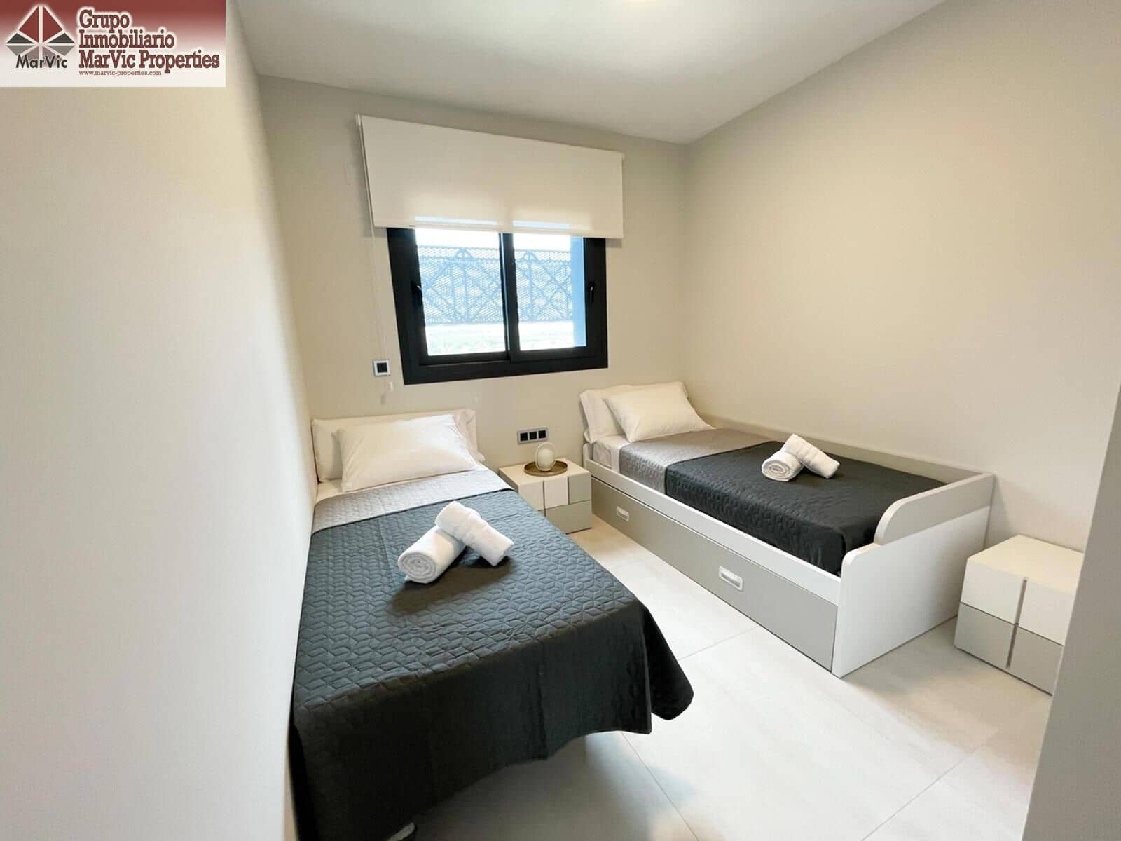 2 sovrum Lägenhet till salu i Benidorm med pool - 599 000 € (Ref: 9714964)