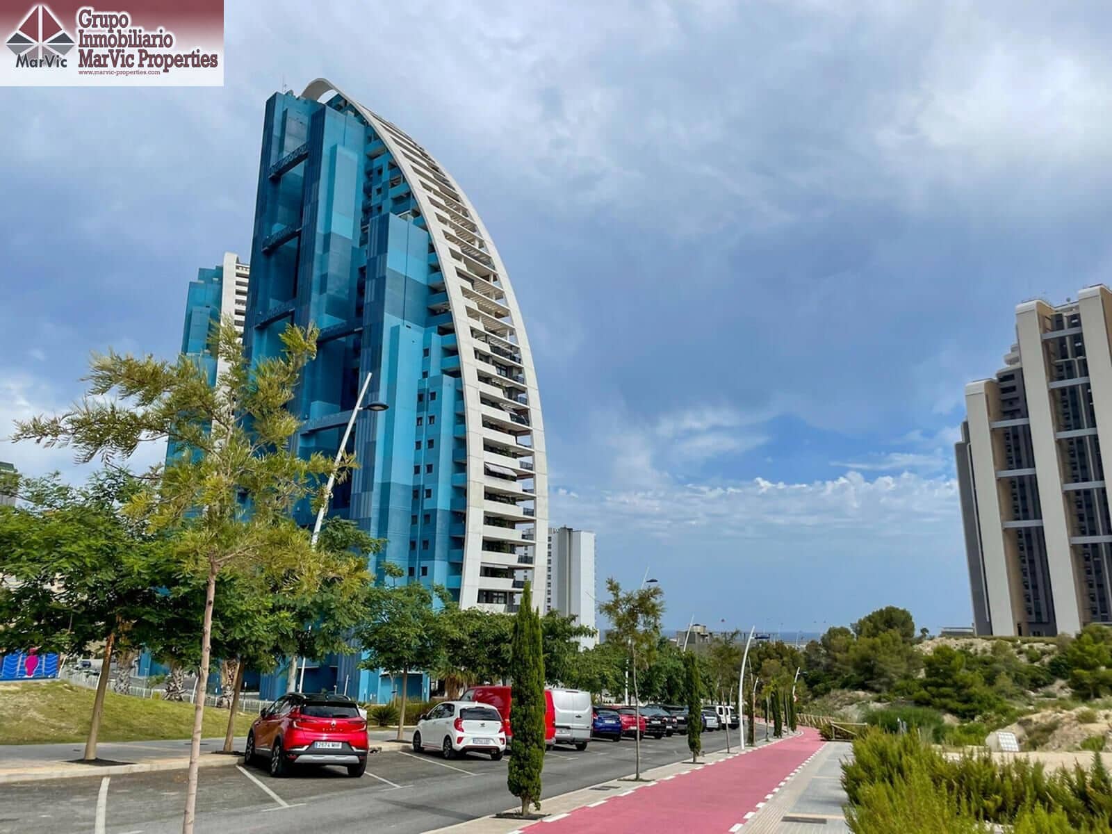 2 sovrum Lägenhet till salu i Benidorm med pool - 599 000 € (Ref: 9714964)