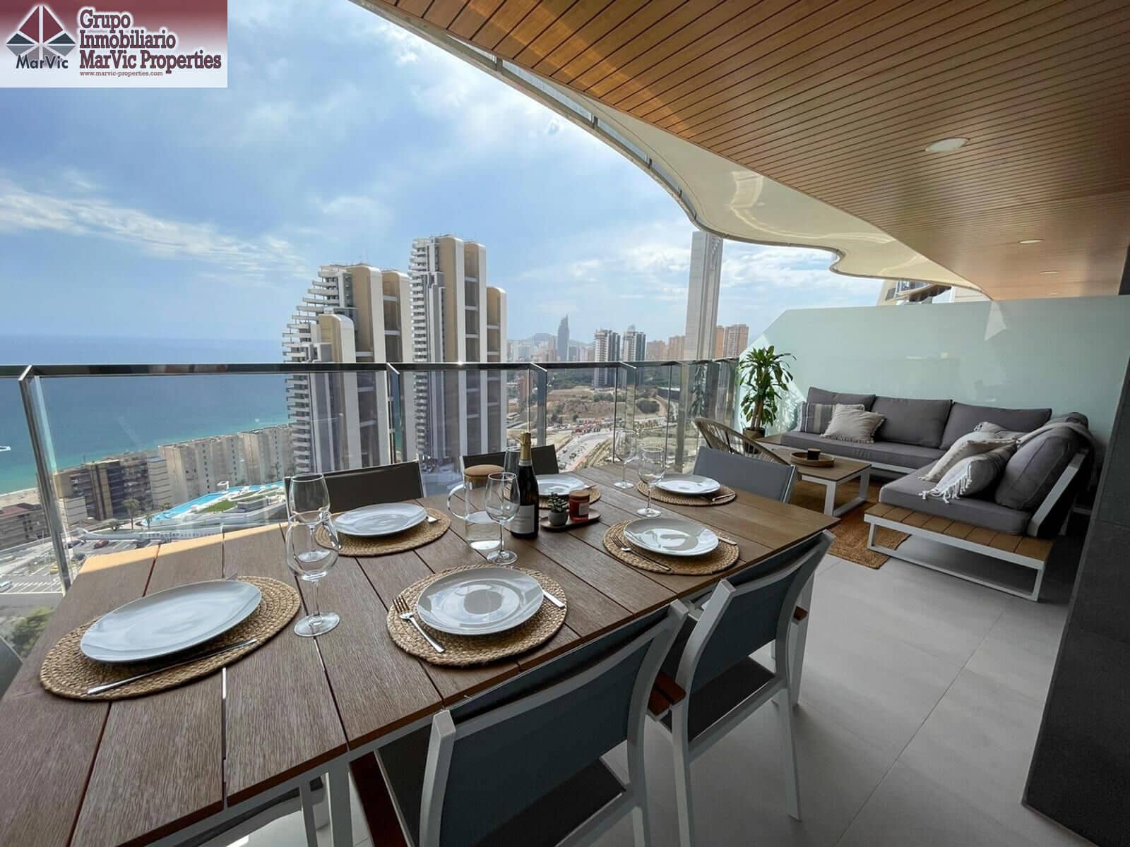 2 sovrum Lägenhet till salu i Benidorm med pool - 599 000 € (Ref: 9714964)