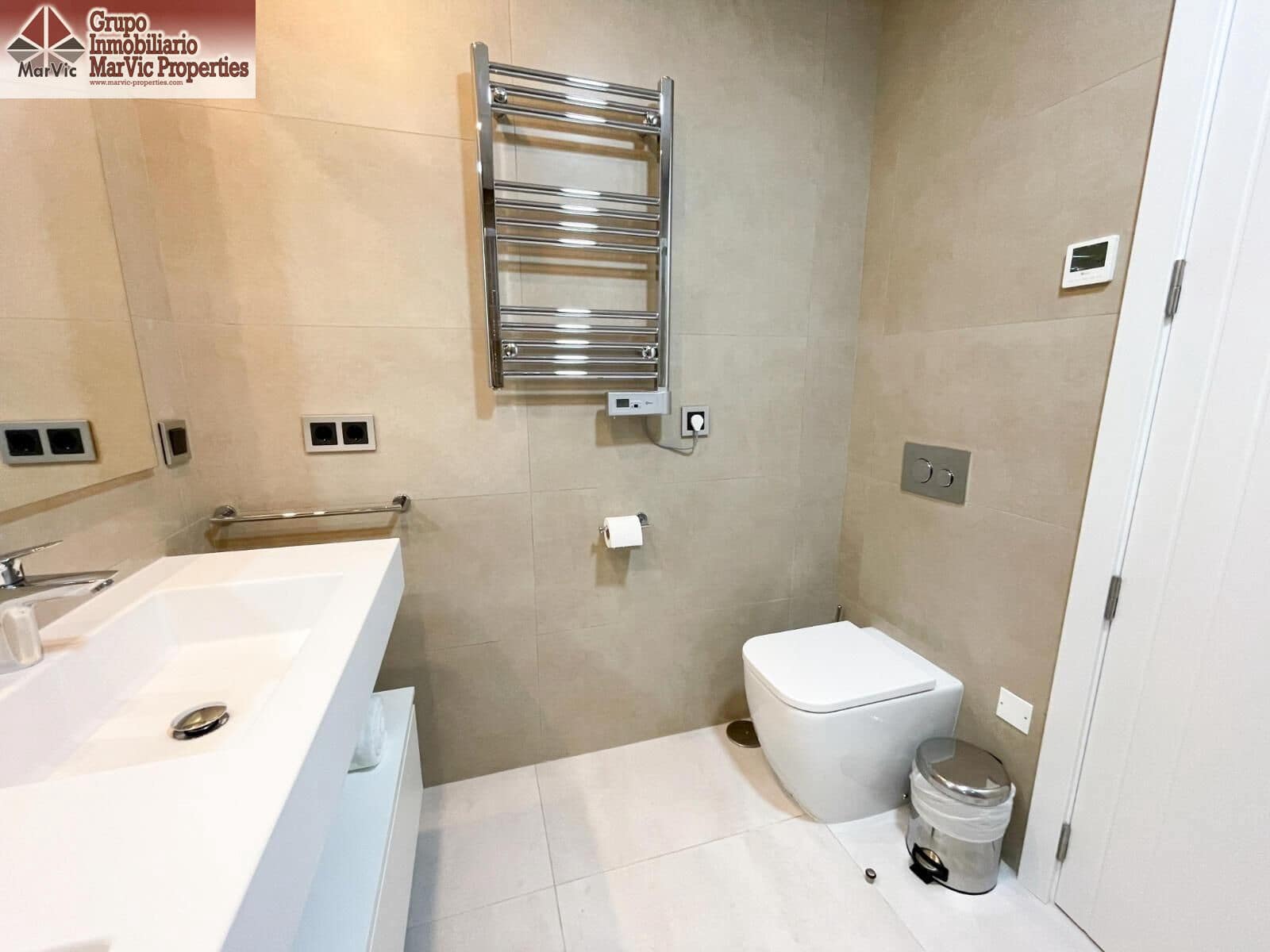 3 sypialnia Mieszkanie na sprzedaż w Benidorm z basenem - 699 000 € (Ref: 9714965)