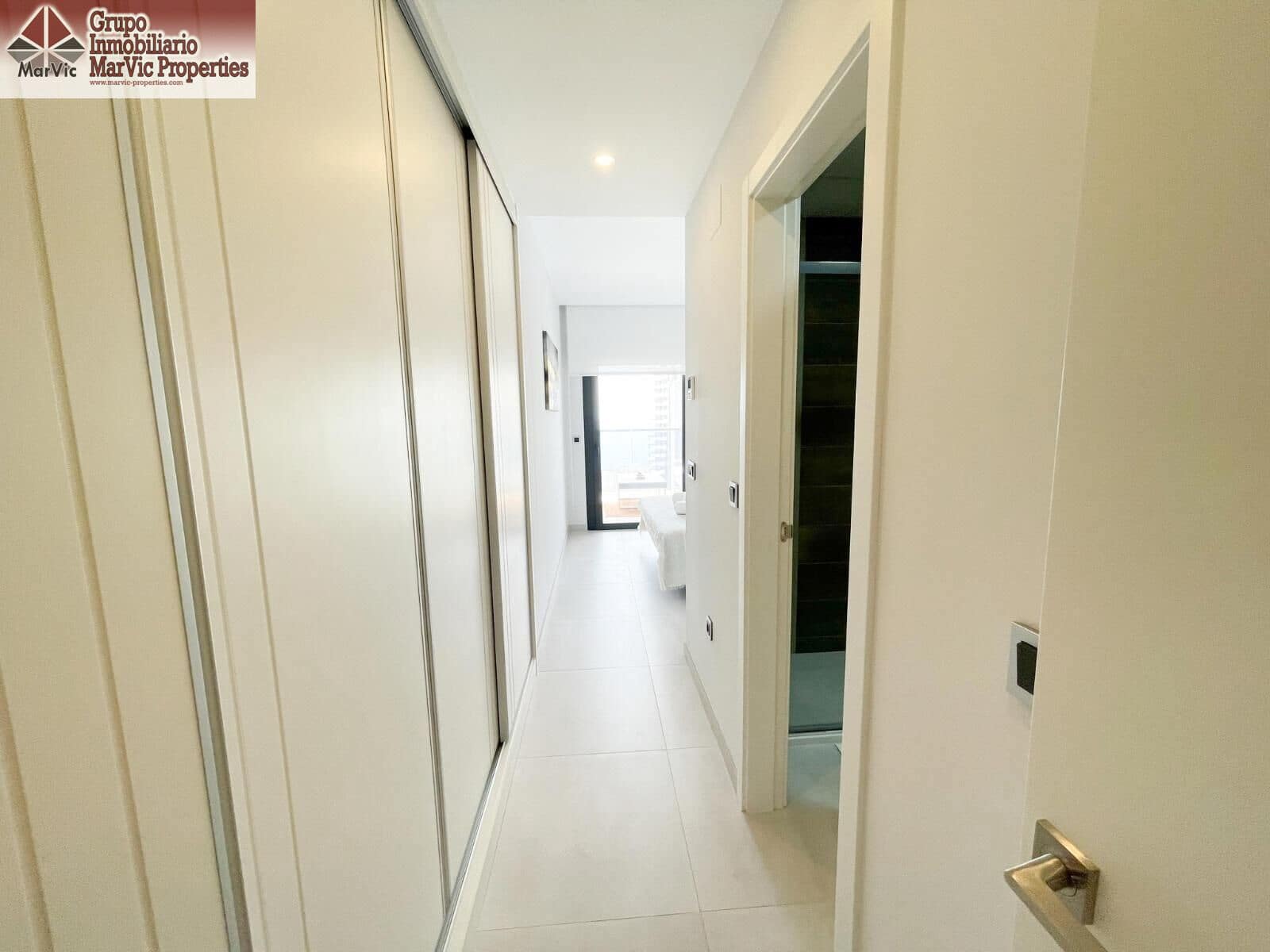 3 sypialnia Mieszkanie na sprzedaż w Benidorm z basenem - 699 000 € (Ref: 9714965)