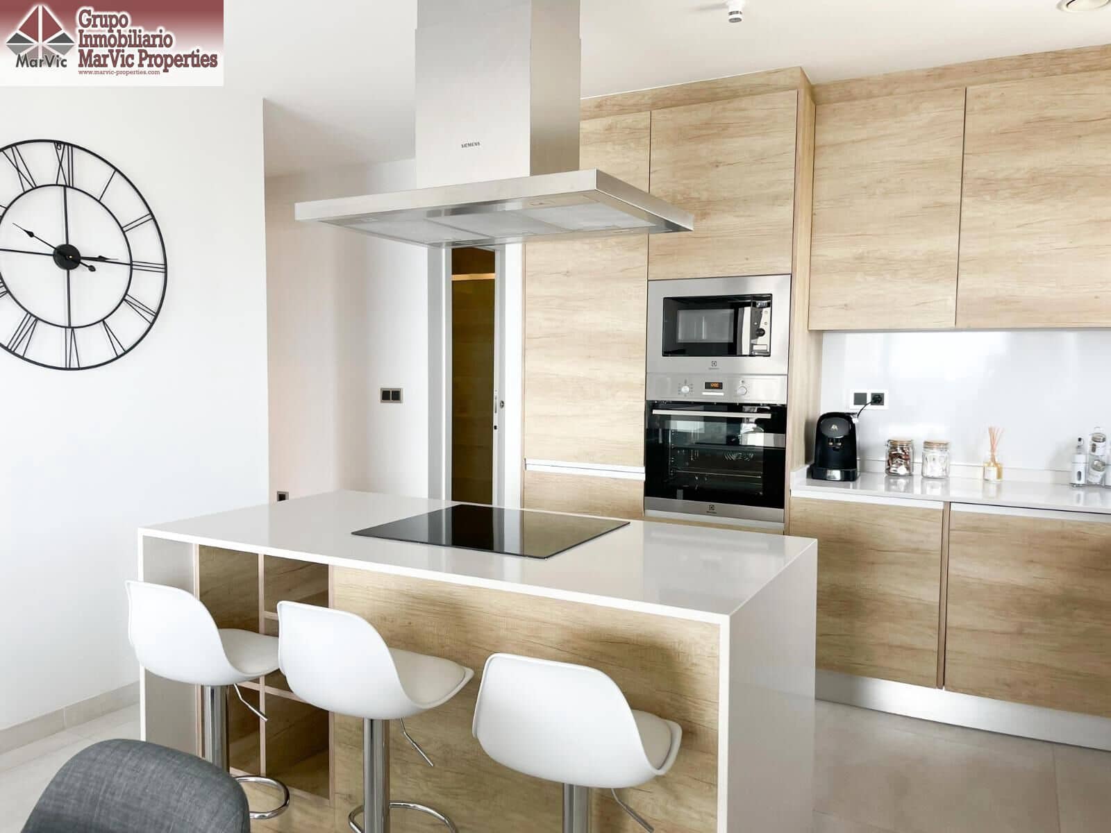 3 sypialnia Mieszkanie na sprzedaż w Benidorm z basenem - 699 000 € (Ref: 9714965)