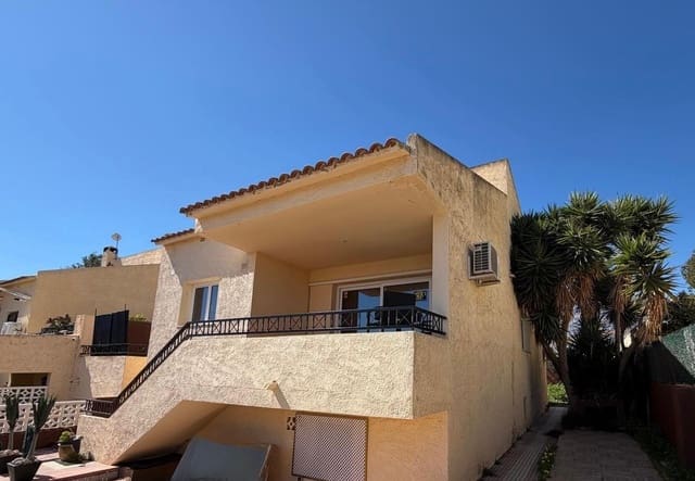 7 soverom Kjedet enebolig til salgs i La Nucia med garasje - € 480 000 (Ref: 9714966)