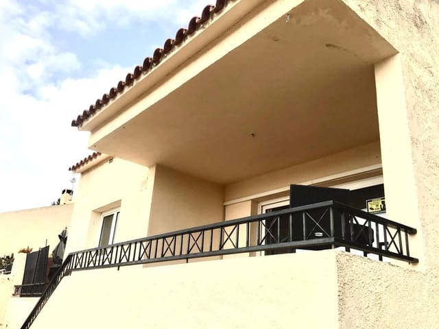 7 soverom Kjedet enebolig til salgs i La Nucia med garasje - € 480 000 (Ref: 9714966)