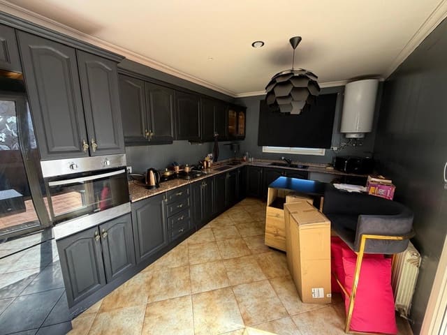 7 soverom Kjedet enebolig til salgs i La Nucia med garasje - € 480 000 (Ref: 9714966)