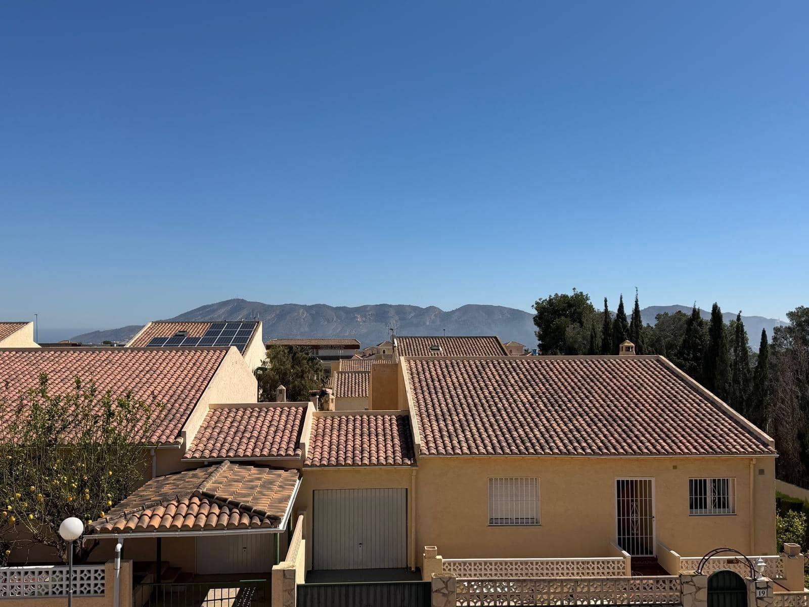 7 makuuhuone Paritalo myytävänä paikassa La Nucia mukana 
autotalli - 480 000 € (Ref: 9714966)