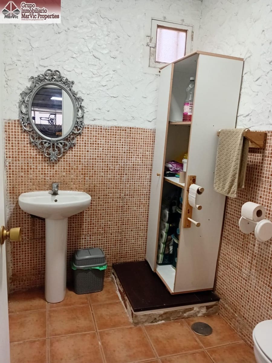 Commercial for sale in Benidorm - € 230,000 (Ref: 9721731)