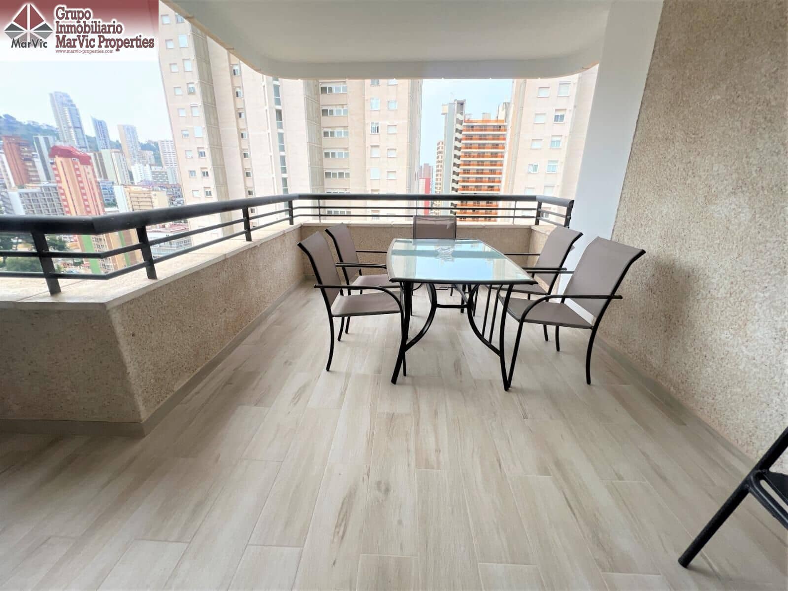 1 quarto Apartamento para venda em Benidorm com piscina - 169 900 € (Ref: 9721732)