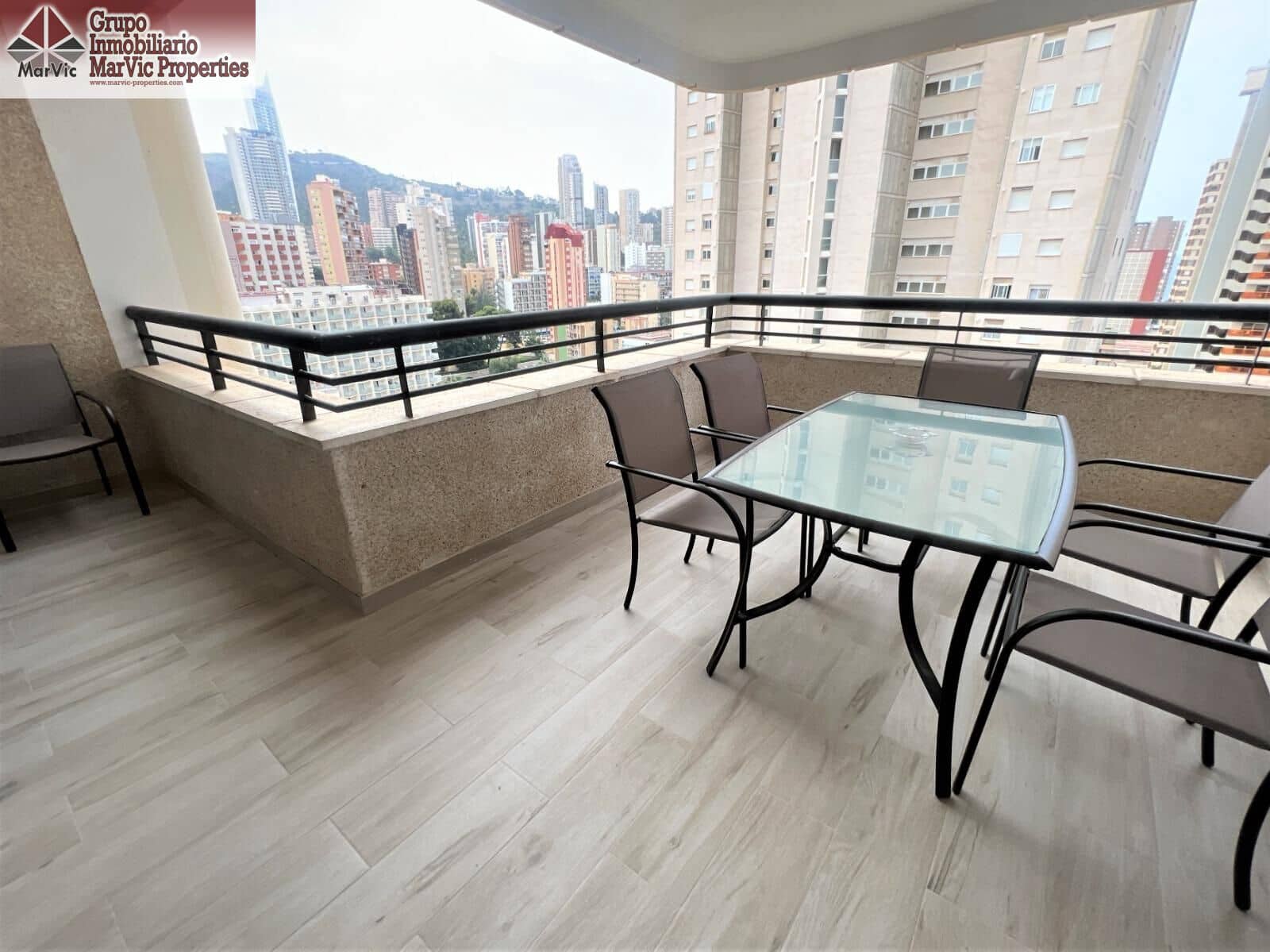 1 quarto Apartamento para venda em Benidorm com piscina - 169 900 € (Ref: 9721732)