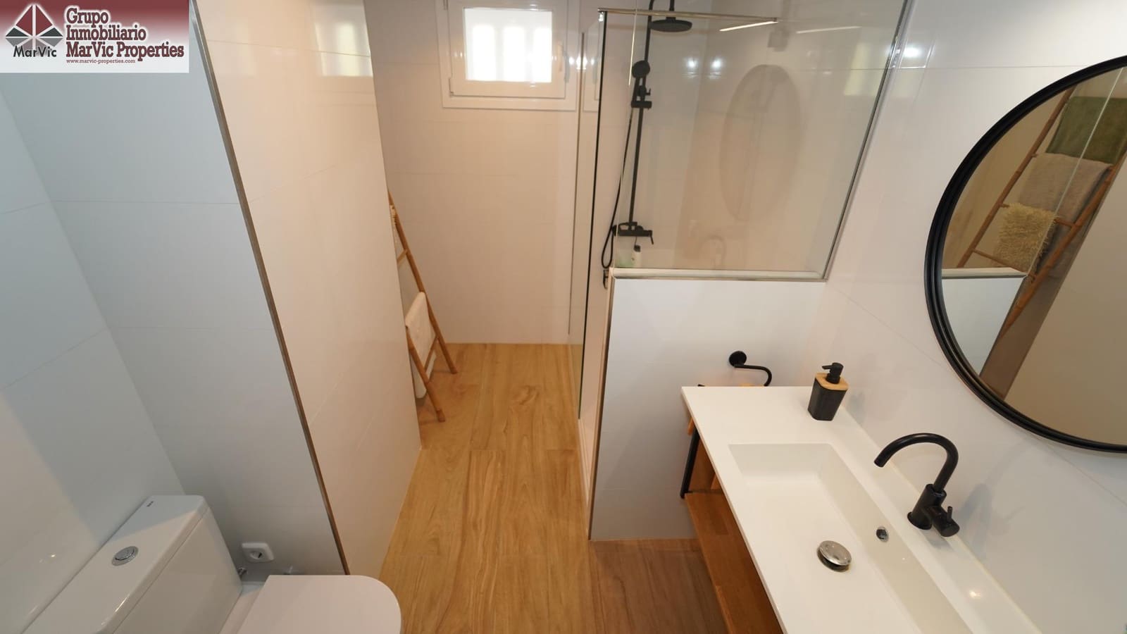 Piso de 3 habitaciones en Benidorm en alquiler - 1.800 € (Ref: 9738593)