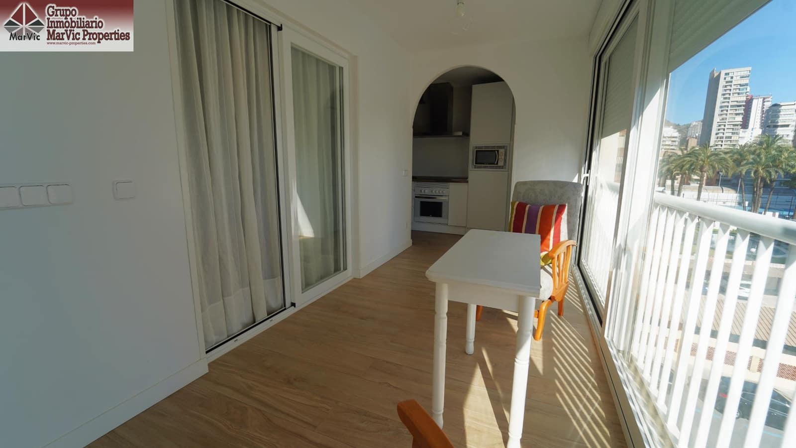 Piso de 3 habitaciones en Benidorm en alquiler - 1.800 € (Ref: 9738593)