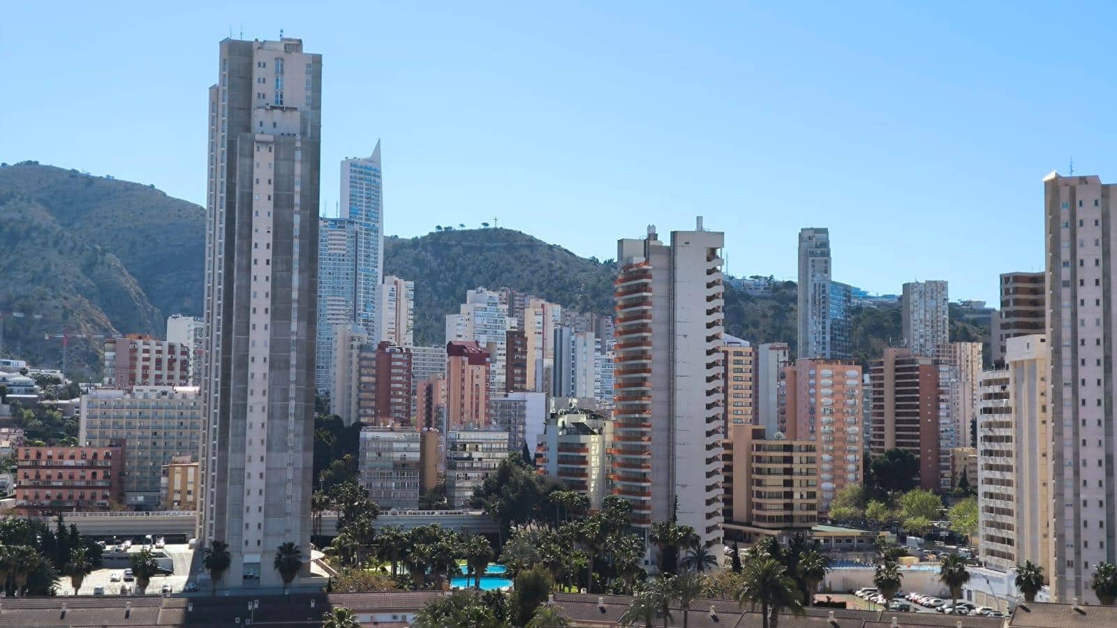 Piso de 3 habitaciones en Benidorm en venta con piscina - 278.000 € (Ref: 9741764)