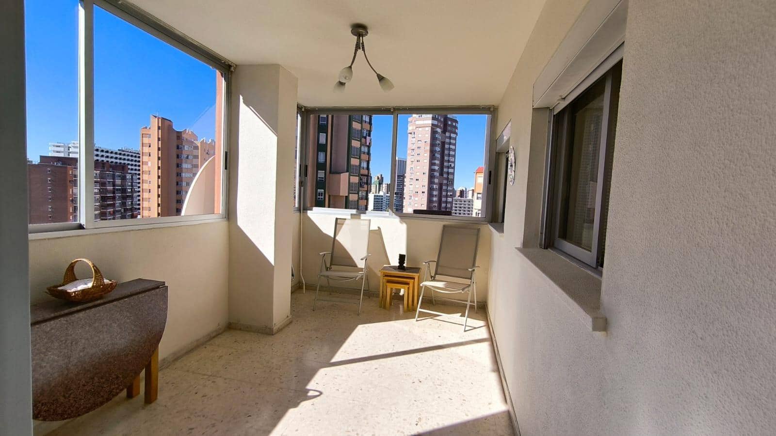 Piso de 3 habitaciones en Benidorm en venta con piscina - 278.000 € (Ref: 9741764)