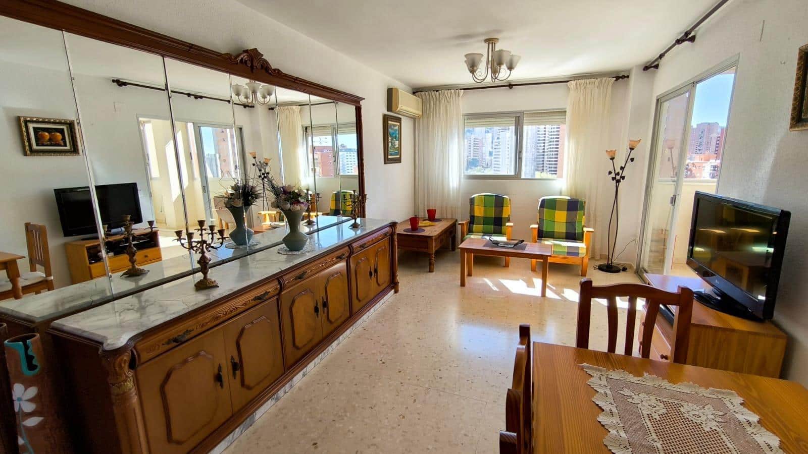 Piso de 3 habitaciones en Benidorm en venta con piscina - 278.000 € (Ref: 9741764)