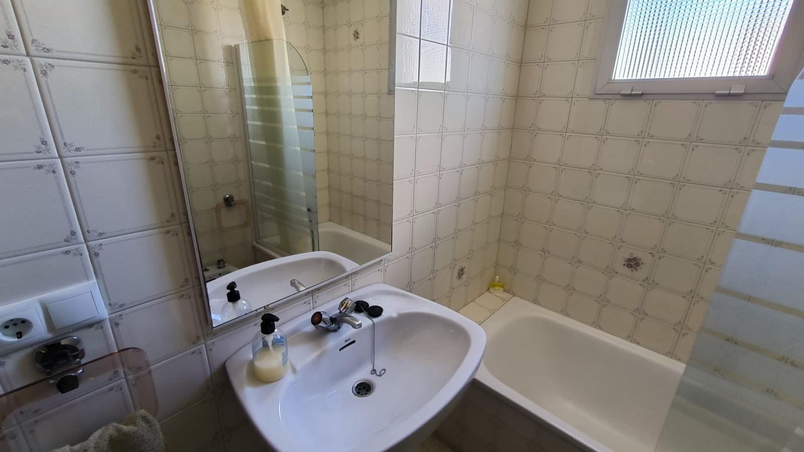 Piso de 3 habitaciones en Benidorm en venta con piscina - 278.000 € (Ref: 9741764)